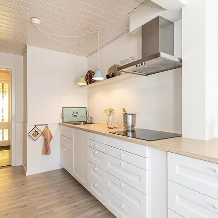 Apartment Strandpromenaden Allinge-Sandvig